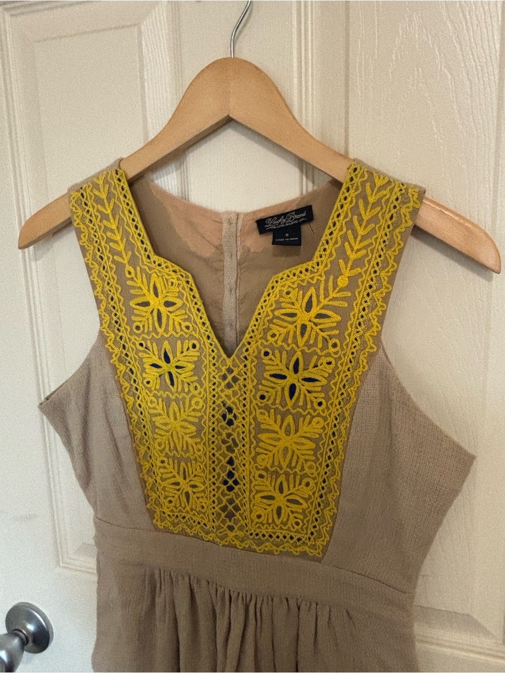 Lucky Brand Embroidered Boho Dress Small Beige Sleeveless V‑Neck Cotton Summer - Picture 4 of 10
